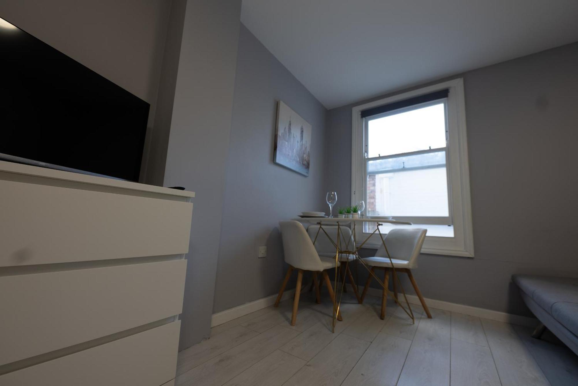 Central Brighton Modern One Bed Apartments מראה חיצוני תמונה